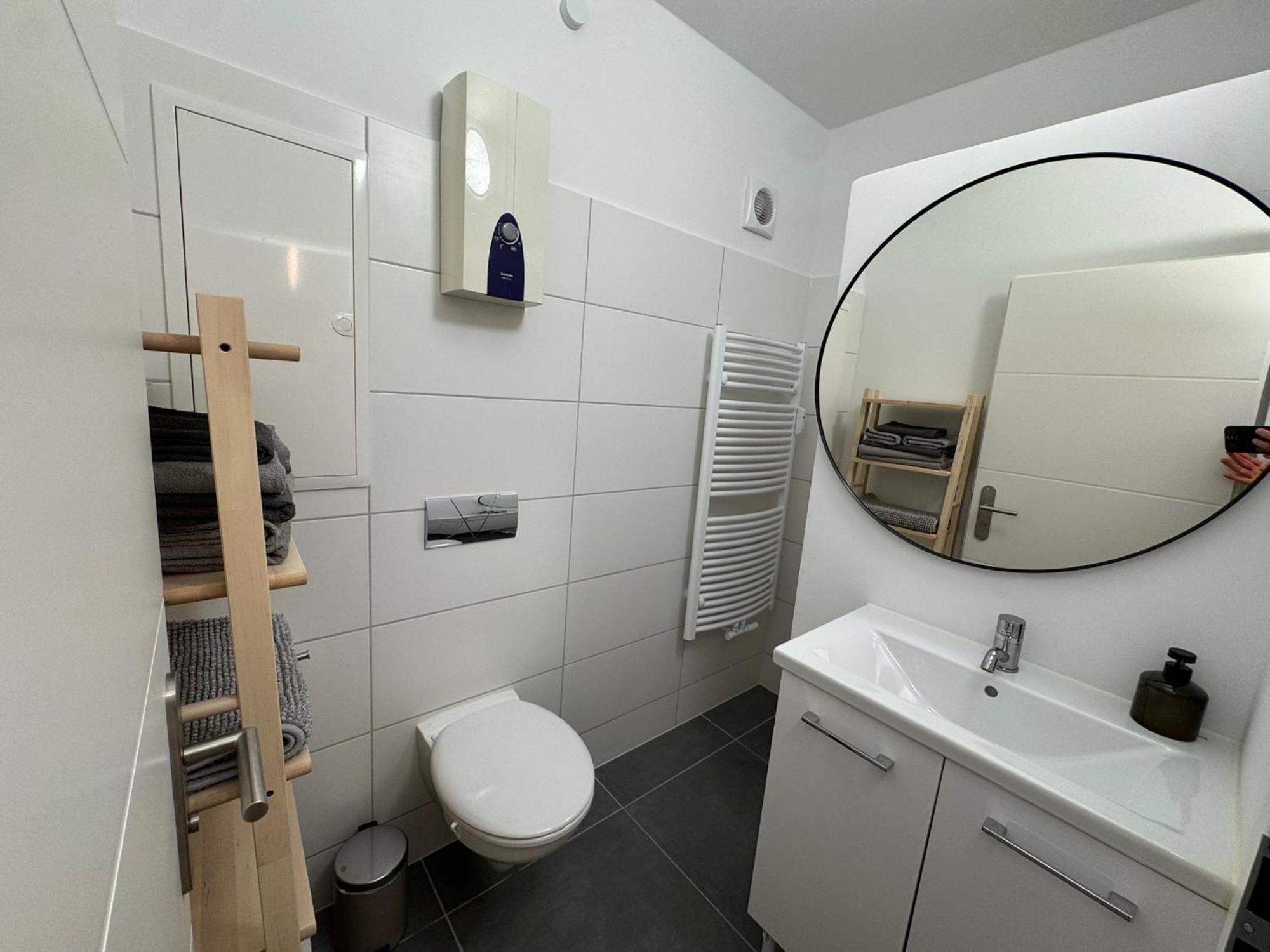 Fc-Apartmenthaus Falkensee Mit Grossem Garten Und Pkw Stellflaechen Exteriör bild