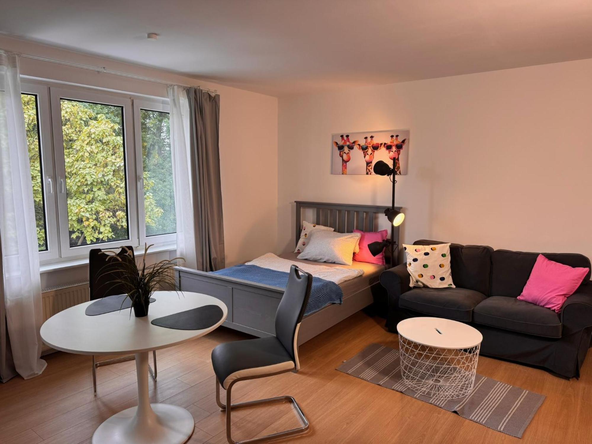 Fc-Apartmenthaus Falkensee Mit Grossem Garten Und Pkw Stellflaechen Exteriör bild