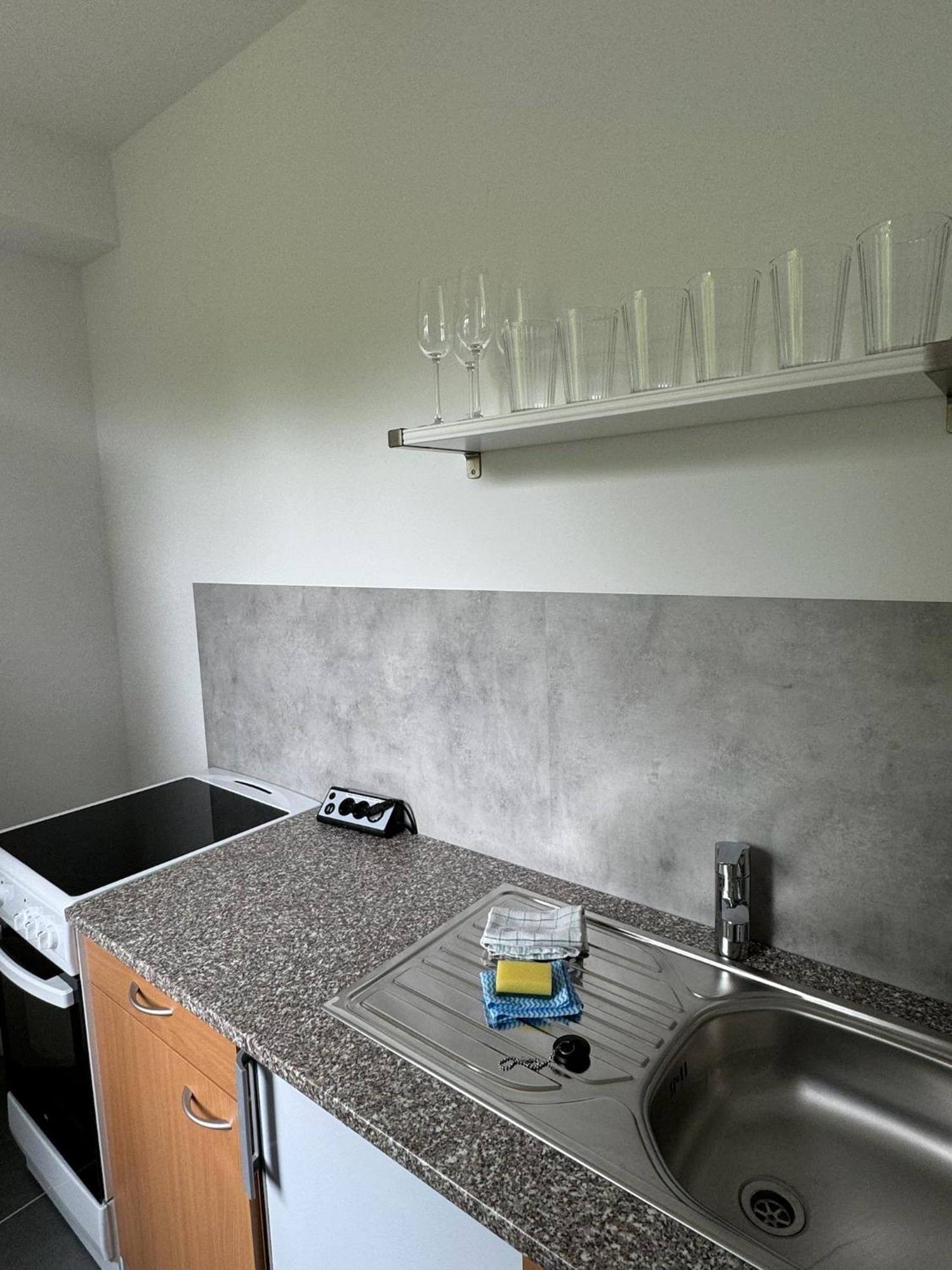Fc-Apartmenthaus Falkensee Mit Grossem Garten Und Pkw Stellflaechen Exteriör bild