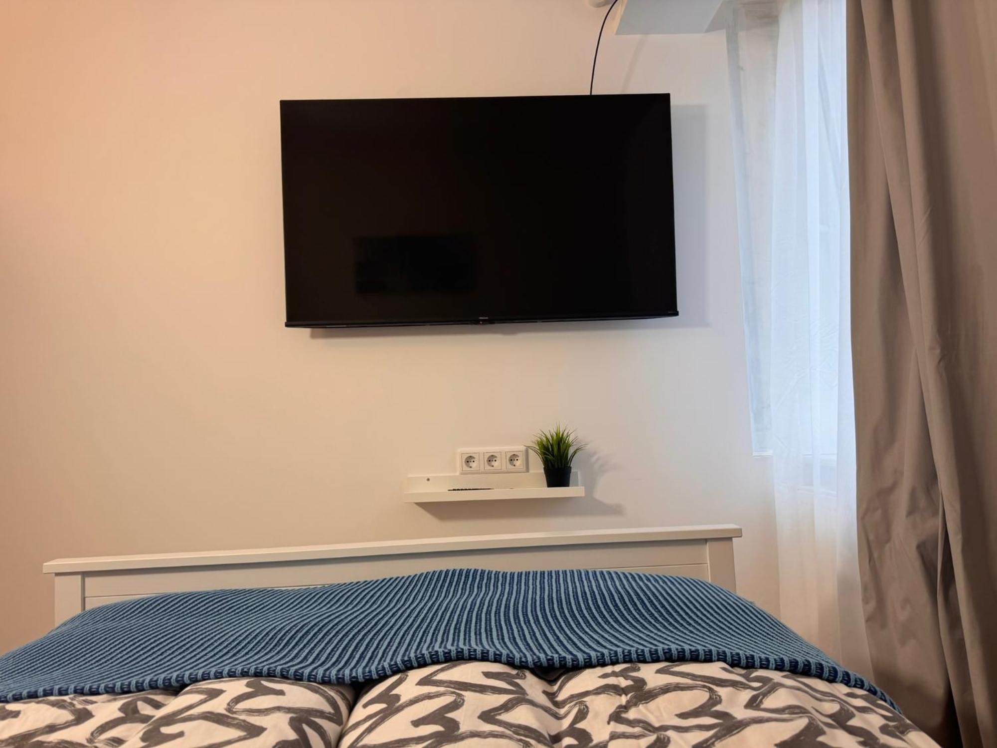Fc-Apartmenthaus Falkensee Mit Grossem Garten Und Pkw Stellflaechen Exteriör bild