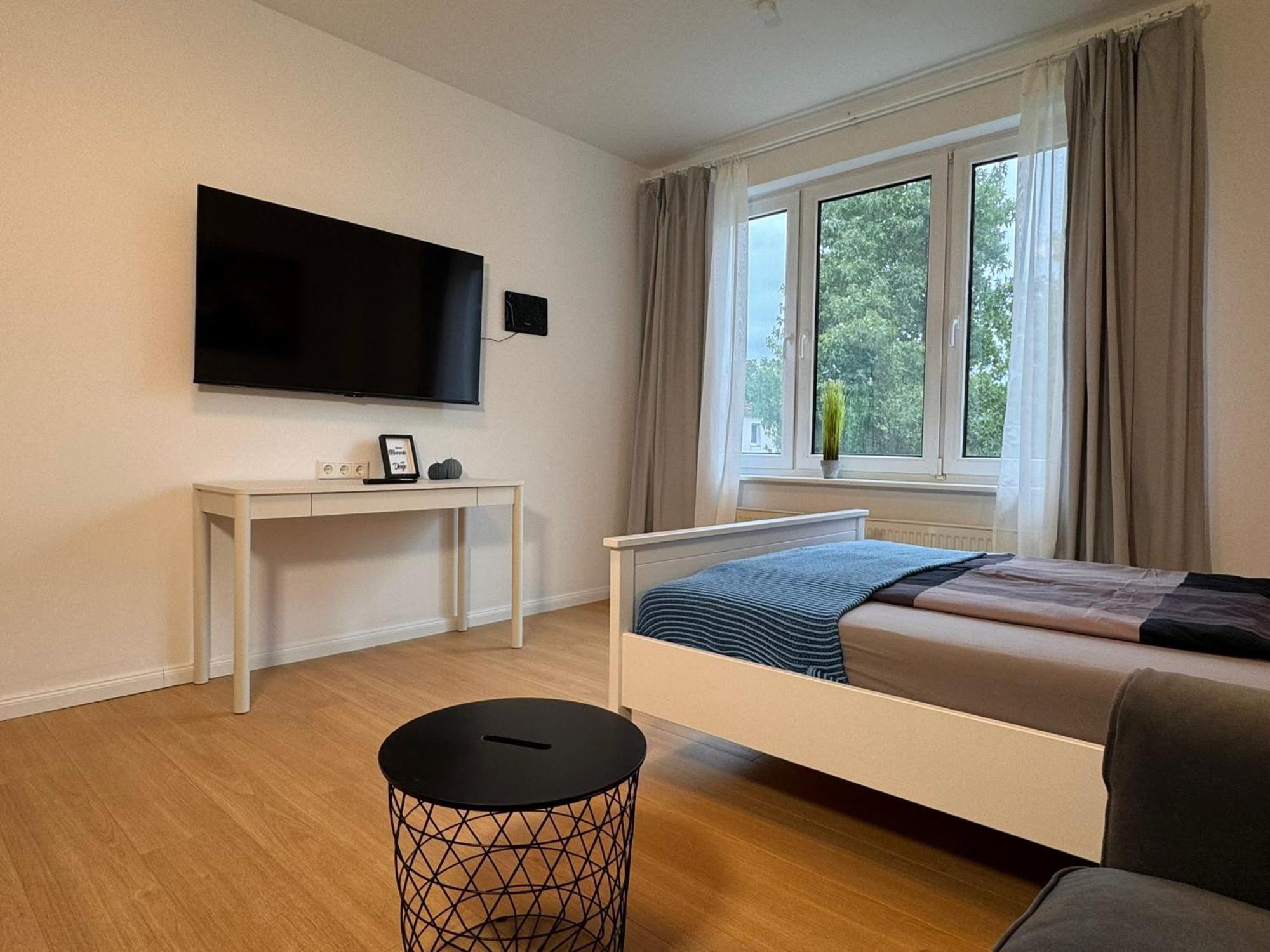 Fc-Apartmenthaus Falkensee Mit Grossem Garten Und Pkw Stellflaechen Exteriör bild