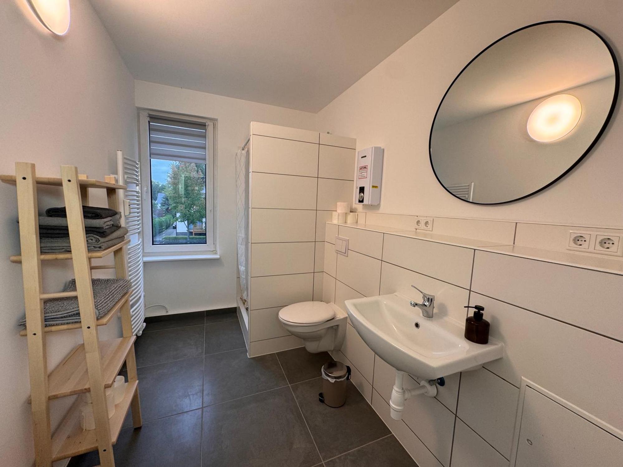 Fc-Apartmenthaus Falkensee Mit Grossem Garten Und Pkw Stellflaechen Exteriör bild