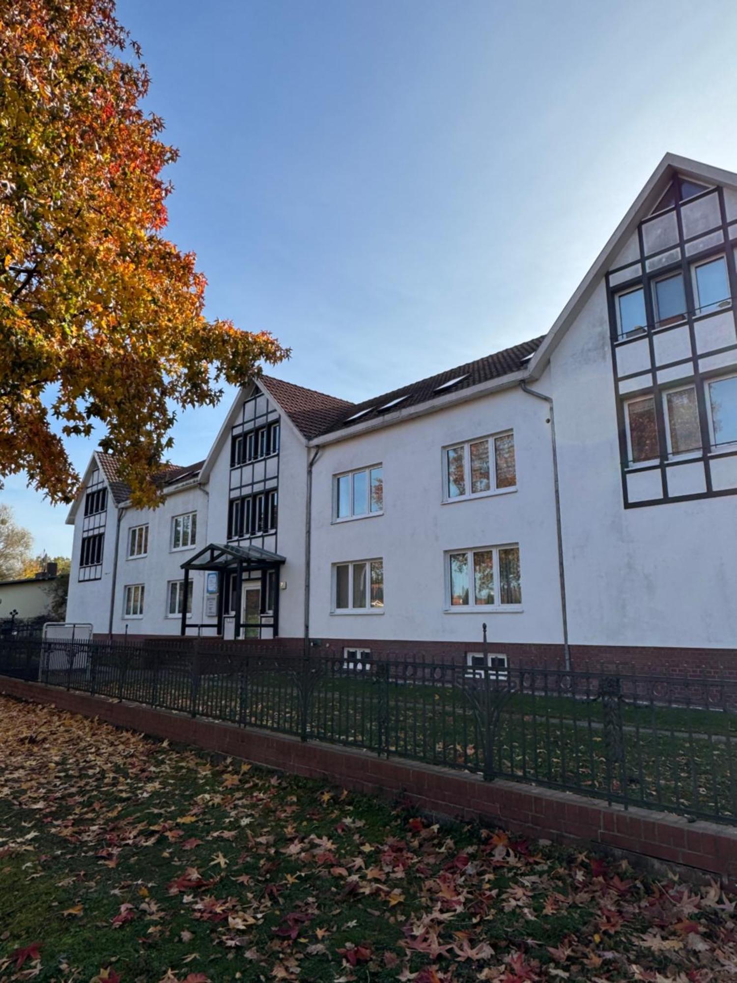 Fc-Apartmenthaus Falkensee Mit Grossem Garten Und Pkw Stellflaechen Exteriör bild
